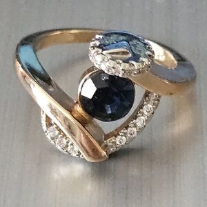 Artzy Ring 925 Sterling and sapphire rhinestone. Gold tone